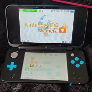 Nintendo 3DS XL Dual-Tone Black and Blue Console